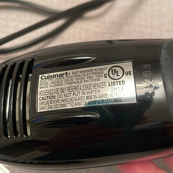 Cuisinart Electric Knife Works Great - Picture 9 of 10
